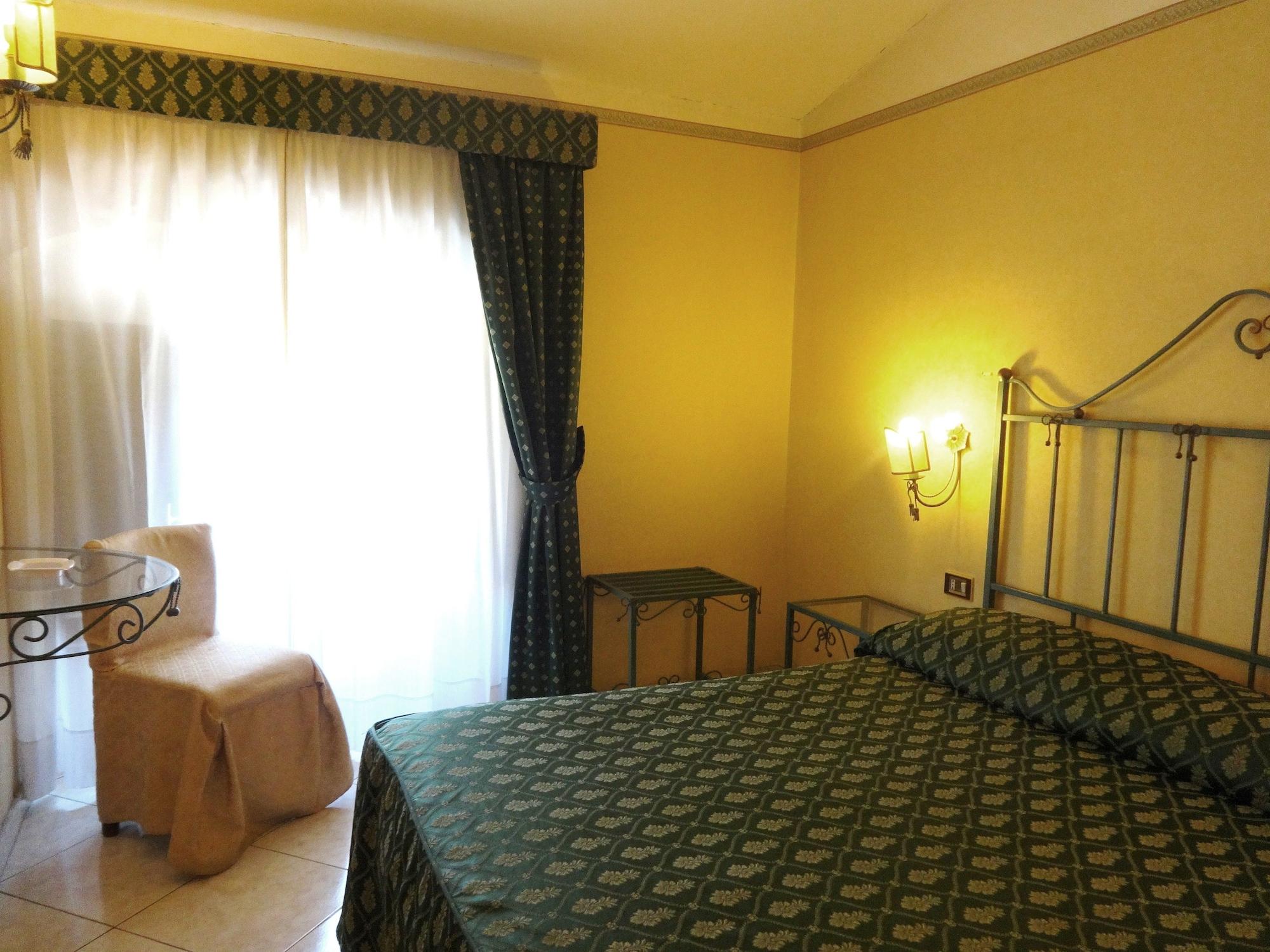 Hotel Centrale Europa Catania Exterior photo